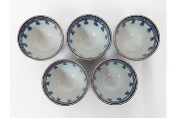 加藤利昌　京焼　青華小梅花鳥文　徳利一対　猪口5客　職人技が光る酒器揃　(R-084771)