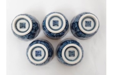 加藤利昌　京焼　青華小梅花鳥文　徳利一対　猪口5客　職人技が光る酒器揃　(R-084771)