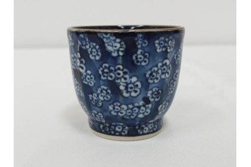 加藤利昌　京焼　青華小梅花鳥文　徳利一対　猪口5客　職人技が光る酒器揃　(R-084771)