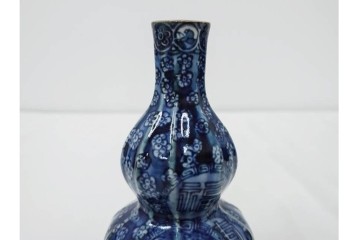 加藤利昌　京焼　青華小梅花鳥文　徳利一対　猪口5客　職人技が光る酒器揃　(R-084771)