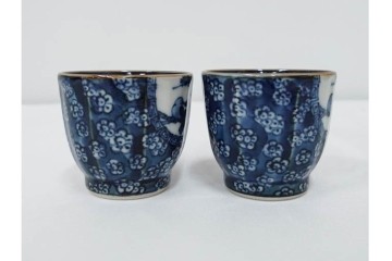 加藤利昌　京焼　青華小梅花鳥文　徳利一対　猪口5客　職人技が光る酒器揃　(R-084771)