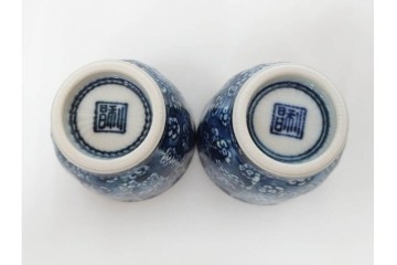 加藤利昌　京焼　青華小梅花鳥文　徳利一対　猪口5客　職人技が光る酒器揃　(R-084771)