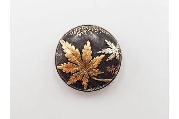 戦前　当時物　アンティーク　K18(18金)　金銀象嵌　紅葉　彫金　品のある佇まいの帯留(帯留め、着物道具、和装小物、アクセサリー)(R-084774)