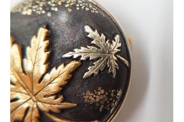 戦前　当時物　アンティーク　K18(18金)　金銀象嵌　紅葉　彫金　品のある佇まいの帯留(帯留め、着物道具、和装小物、アクセサリー)(R-084774)