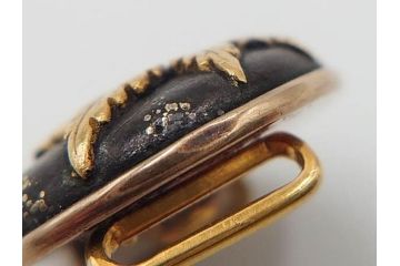 戦前　当時物　アンティーク　K18(18金)　金銀象嵌　紅葉　彫金　品のある佇まいの帯留(帯留め、着物道具、和装小物、アクセサリー)(R-084774)