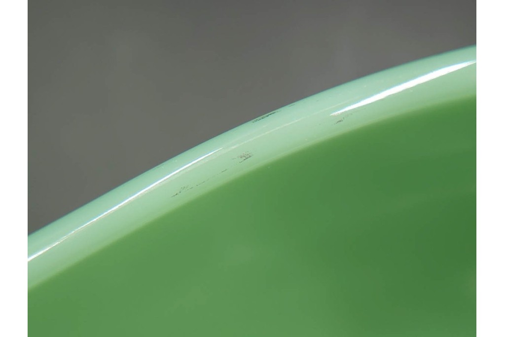 アメリカ　Fire-King(ファイヤーキング) 　ジェダイ 　ティアドロップ　 光を含んだ淡緑が美しいスウェディッシュモダンボウル4点セット 　(R-084777)