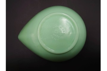 アメリカ　Fire-King(ファイヤーキング) 　ジェダイ 　ティアドロップ　 光を含んだ淡緑が美しいスウェディッシュモダンボウル4点セット 　(R-084777)