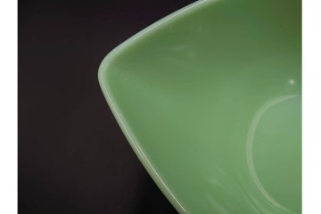 アメリカ　Fire-King(ファイヤーキング) 　ジェダイ 　ティアドロップ　 光を含んだ淡緑が美しいスウェディッシュモダンボウル4点セット 　(R-084777)