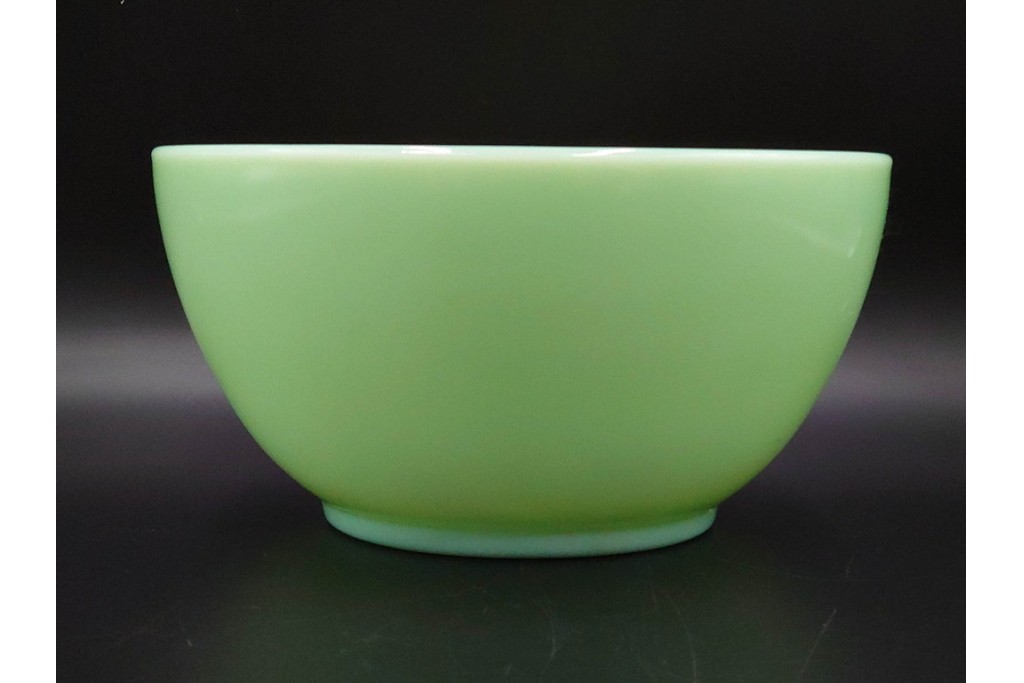 アメリカ　Fire-King(ファイヤーキング) 　ジェダイ 　ティアドロップ　 光を含んだ淡緑が美しいスウェディッシュモダンボウル4点セット 　(R-084777)