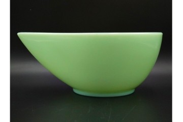 アメリカ　Fire-King(ファイヤーキング) 　ジェダイ 　ティアドロップ　 光を含んだ淡緑が美しいスウェディッシュモダンボウル4点セット 　(R-084777)