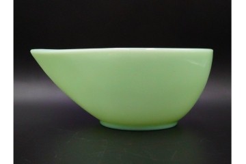 アメリカ　Fire-King(ファイヤーキング) 　ジェダイ 　ティアドロップ　 光を含んだ淡緑が美しいスウェディッシュモダンボウル4点セット 　(R-084777)