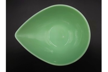 アメリカ　Fire-King(ファイヤーキング) 　ジェダイ 　ティアドロップ　 光を含んだ淡緑が美しいスウェディッシュモダンボウル4点セット 　(R-084777)