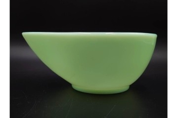 アメリカ　Fire-King(ファイヤーキング) 　ジェダイ 　ティアドロップ　 光を含んだ淡緑が美しいスウェディッシュモダンボウル4点セット 　(R-084777)