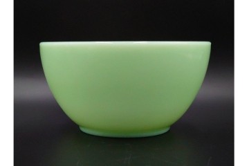 アメリカ　Fire-King(ファイヤーキング) 　ジェダイ 　ティアドロップ　 光を含んだ淡緑が美しいスウェディッシュモダンボウル4点セット 　(R-084777)