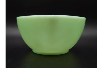 アメリカ　Fire-King(ファイヤーキング) 　ジェダイ 　ティアドロップ　 光を含んだ淡緑が美しいスウェディッシュモダンボウル4点セット 　(R-084777)