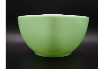 アメリカ　Fire-King(ファイヤーキング) 　ジェダイ 　ティアドロップ　 光を含んだ淡緑が美しいスウェディッシュモダンボウル4点セット 　(R-084777)