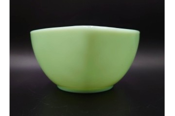アメリカ　Fire-King(ファイヤーキング) 　ジェダイ 　ティアドロップ　 光を含んだ淡緑が美しいスウェディッシュモダンボウル4点セット 　(R-084777)