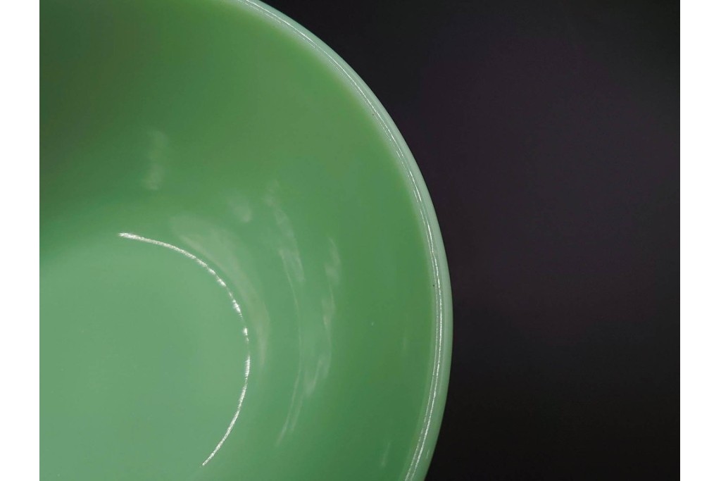 アメリカ　Fire-King(ファイヤーキング) 　ジェダイ 　ティアドロップ　 光を含んだ淡緑が美しいスウェディッシュモダンボウル4点セット 　(R-084777)