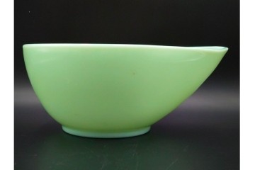 アメリカ　Fire-King(ファイヤーキング) 　ジェダイ 　ティアドロップ　 光を含んだ淡緑が美しいスウェディッシュモダンボウル4点セット 　(R-084777)