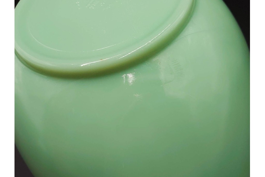 アメリカ　Fire-King(ファイヤーキング) 　ジェダイ 　ティアドロップ　 光を含んだ淡緑が美しいスウェディッシュモダンボウル4点セット 　(R-084777)