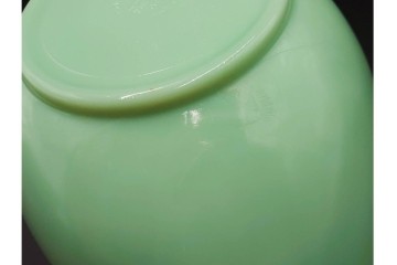 アメリカ　Fire-King(ファイヤーキング) 　ジェダイ 　ティアドロップ　 光を含んだ淡緑が美しいスウェディッシュモダンボウル4点セット 　(R-084777)