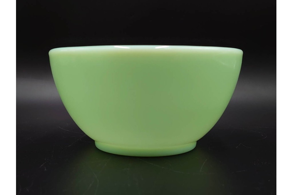 アメリカ　Fire-King(ファイヤーキング) 　ジェダイ 　ティアドロップ　 光を含んだ淡緑が美しいスウェディッシュモダンボウル4点セット 　(R-084777)