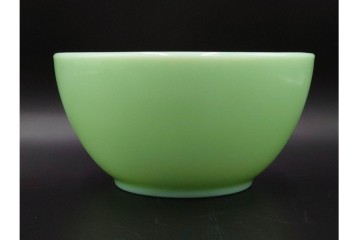アメリカ　Fire-King(ファイヤーキング) 　ジェダイ 　ティアドロップ　 光を含んだ淡緑が美しいスウェディッシュモダンボウル4点セット 　(R-084777)