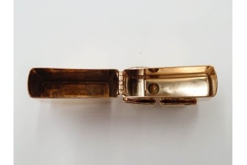 1992年製　ZIPPO(ジッポー)　ゴールド　猫のデザインが優雅さを演出するライター　(R-084778)