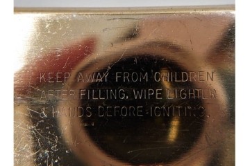 1992年製　ZIPPO(ジッポー)　ゴールド　猫のデザインが優雅さを演出するライター　(R-084778)