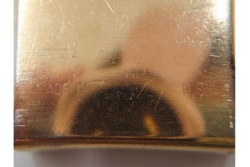 1992年製　ZIPPO(ジッポー)　ゴールド　猫のデザインが優雅さを演出するライター　(R-084778)