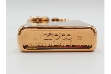 1992年製　ZIPPO(ジッポー)　ゴールド　猫のデザインが優雅さを演出するライター　(R-084778)
