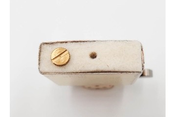 1992年製　ZIPPO(ジッポー)　ゴールド　猫のデザインが優雅さを演出するライター　(R-084778)