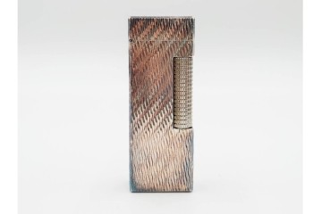 イギリス　dunhill(ダンヒル)　波模様(ウェーブ)　シルバー　24/63　格調高く彩るローラガスライター　(R-084779)