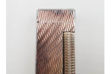 イギリス　dunhill(ダンヒル)　波模様(ウェーブ)　シルバー　24/63　格調高く彩るローラガスライター　(R-084779)