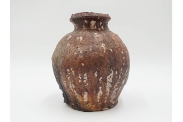 谷本洋　伊賀　高さ 約15cm　力強い造形が魅力の蹲花入　(R-084781)