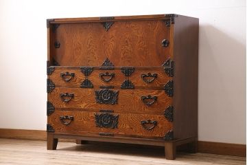 中古　伝統工芸　岩谷堂箪笥　脚付きリメイク　ダイナミックな杢目が堪能できる整理箪笥(収納棚、戸棚、引き出し、和タンス、収納箪笥)(R-084783)