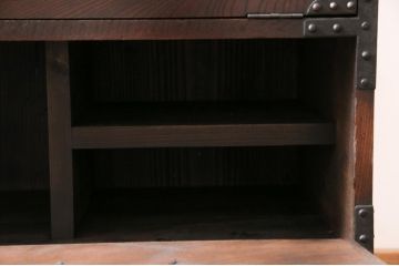 和製アンティーク　明治期　上手物!!　箪笥リメイク　三方欅(ケヤキ)材　温もりと重厚感を備えた和モダン空間の主役になるフラップダウン扉の脚付きテレビ台(テレビボード、リビングボード、収納棚、戸棚)(R-084784)