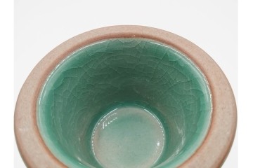 韓国人間文化財(人間国宝)　柳海剛(柳根㶈)　高麗青磁　象嵌　牡丹菊文　瓜形　高さ 約26cm　優美な輝きが魅力の花瓶　(R-084785)