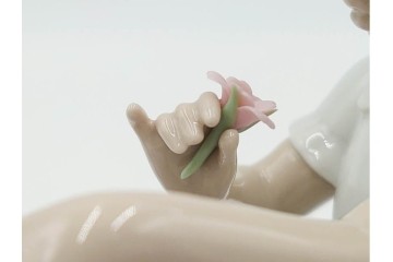 スペイン製　LLADRO(リヤドロ)　「おめかししようね」　フィギュリン　品質保証書・箱付き　(R-084786)