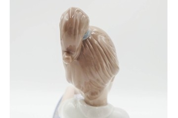 スペイン製　LLADRO(リヤドロ)　「おめかししようね」　フィギュリン　品質保証書・箱付き　(R-084786)