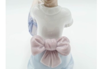 スペイン製　LLADRO(リヤドロ)　「おめかししようね」　フィギュリン　品質保証書・箱付き　(R-084786)