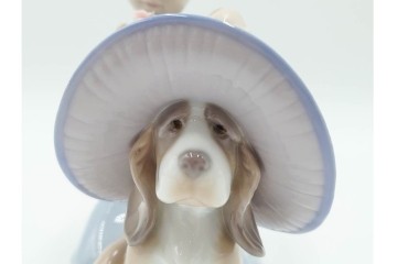 スペイン製　LLADRO(リヤドロ)　「おめかししようね」　フィギュリン　品質保証書・箱付き　(R-084786)