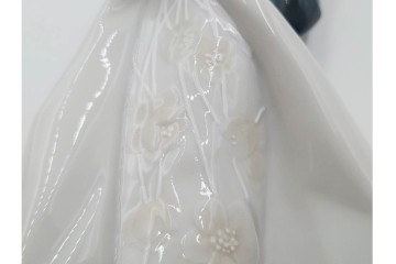 スペイン製　LLADRO(リヤドロ)　「幸せのはじまり」　フィギュリン　定価約9万6800円相当　品質保証書・箱付き　(R-084787)