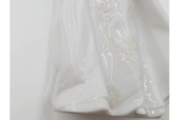 スペイン製　LLADRO(リヤドロ)　「幸せのはじまり」　フィギュリン　定価約9万6800円相当　品質保証書・箱付き　(R-084787)