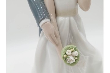 スペイン製　LLADRO(リヤドロ)　「幸せのはじまり」　フィギュリン　定価約9万6800円相当　品質保証書・箱付き　(R-084787)