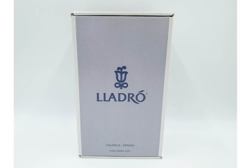 スペイン製　LLADRO(リヤドロ)　「幸せのはじまり」　フィギュリン　定価約9万6800円相当　品質保証書・箱付き　(R-084787)
