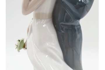 スペイン製　LLADRO(リヤドロ)　「幸せのはじまり」　フィギュリン　定価約9万6800円相当　品質保証書・箱付き　(R-084787)