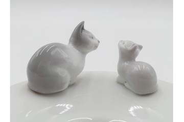 スペイン製　LLADRO(リヤドロ)　「ハッピーティータイム」　犬と猫のペア　カップ&ソーサー2客セット　品質保証書・箱付き　(R-084788)