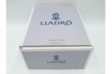 スペイン製　LLADRO(リヤドロ)　「ハッピーティータイム」　犬と猫のペア　カップ&ソーサー2客セット　品質保証書・箱付き　(R-084788)