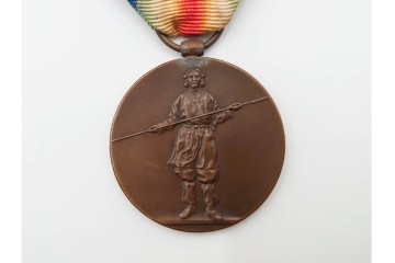 当時物!　旧日本軍(大日本帝国陸軍)　第2種射撃章・戦没従軍記章・戦捷徽章・コンパス(出動記念の刻印入り)・勲章吊り金具の5点セット　(R-084793)